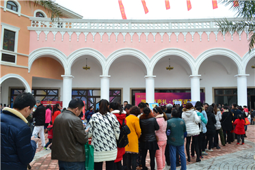 世纪金源奥特莱斯广场盛大开业 首日客流量近10万人次！